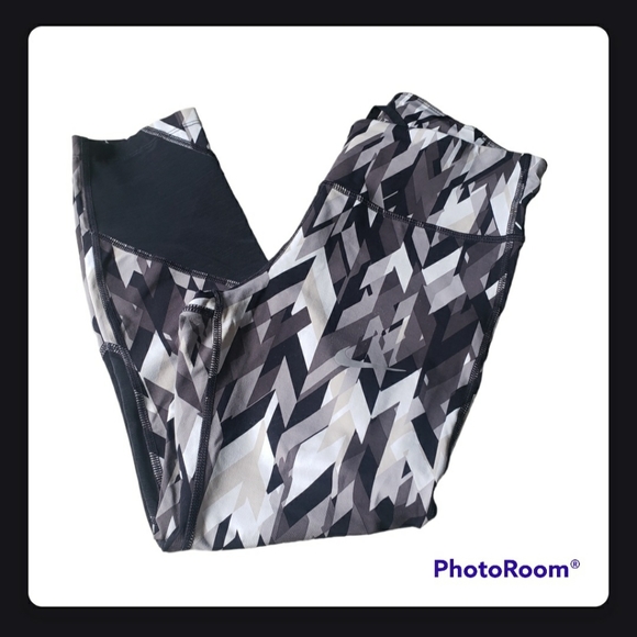 Nike Pants - Nike Dri-Fit Capri Leggings Size S